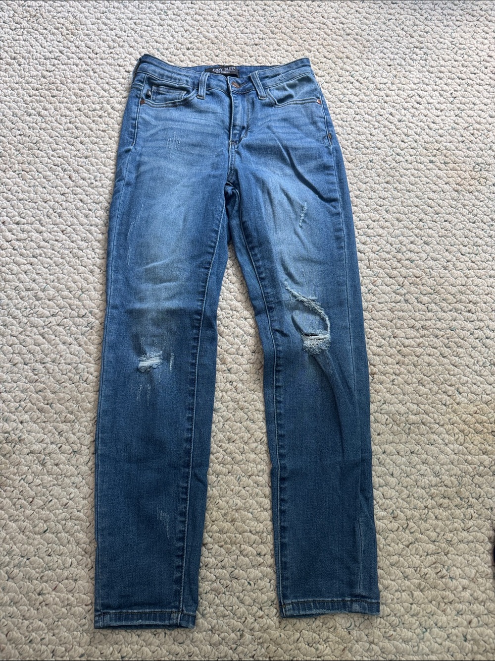 Judy Blue Distressed Skinny Jeans in Medium Blue Wash